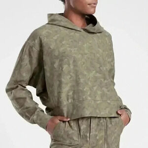 Athleta Camo  Farralon Hooded Crop Women's Athletic Sweatshirt Women's XLT